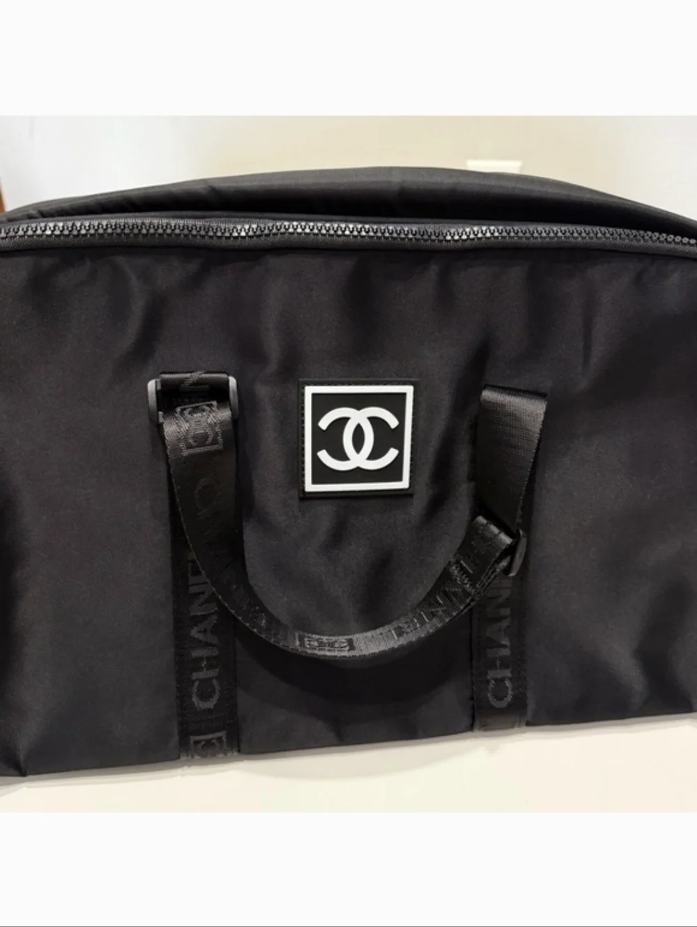 Black Nylon With White Branding Unisex Travel/Gym Bag. - Picture 6 of 12